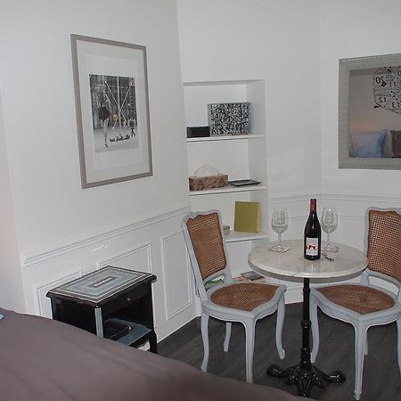 Petit Paris - Oasis In Marais Apartment Exterior photo