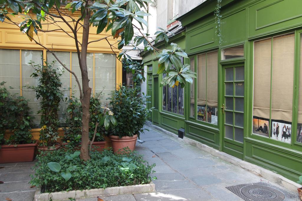 Petit Paris - Oasis In Marais Apartment Exterior photo