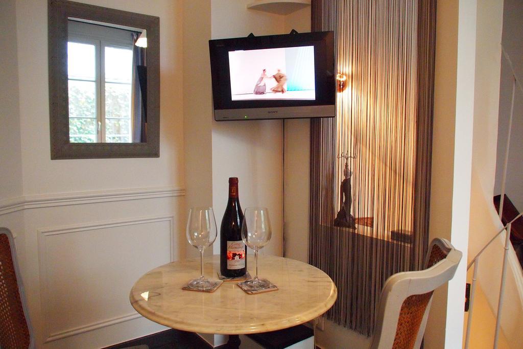 Petit Paris - Oasis In Marais Apartment Exterior photo